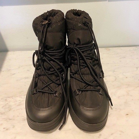 NEW Jimmy Choo Wanaka logo-print snow boots Size 8.5 - Picture 3 of 6